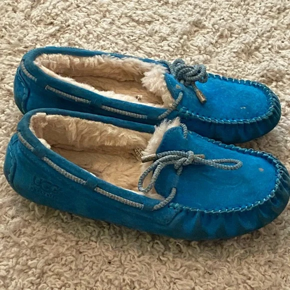 Blue UGG slippers women’s size 6 - Picture 4 of 5